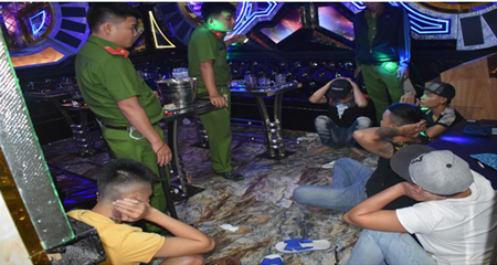 Lực lượng Công an Thái Bình kiểm tra hành chính tại quán Karaoke phát hiện các đối tượng đang tổ chức sử dụng trái phép chất ma túy