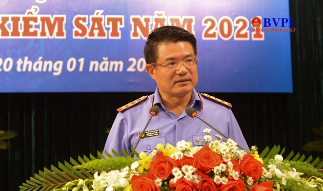 Đồng chí Nguyễn Huy Tiến, Phó Viện trưởng Thường trực VKSND tối cao phát biểu chỉ đạo tại Hội nghị