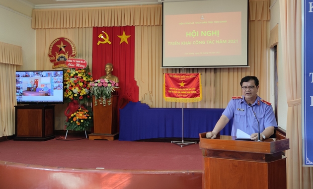 Đồng chí Nguyễn Văn Hòa - Tỉnh ủy viên, Bí thư Ban Cán sự đảng, Viện trưởng VKSND tỉnh Tiền Giang phát biểu chỉ đạo Hội nghị.