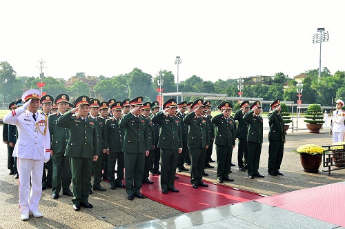 Đoàn đại biểu Quân ủy Trung ương và Bộ Quốc phòng. Ảnh: VGP/Đoàn Bắc