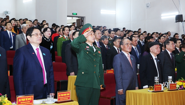  Đ/c Phạm Minh Chính (ngoài cùng bên trái) - Ủy viên Bộ Chính trị, Bí thư Trung ương Đảng, Trưởng ban Tổ chức Trung ương dự và chỉ đạo Đại hội